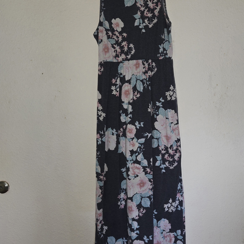 Floral Maxi Dress - Black and Pink